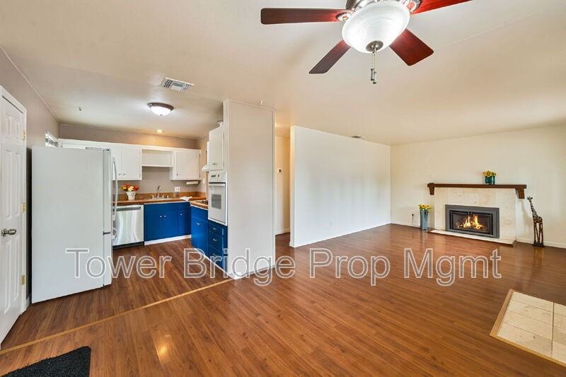 1317 School St - Photo 7 of 30