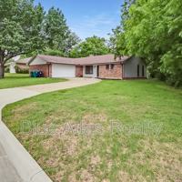 featured image of 1329 E Windsor Dr