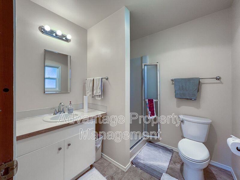 1745 Nw Garryanna St - Photo 5 of 24