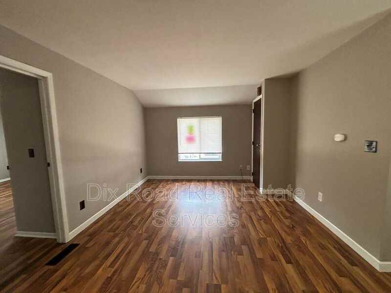 3125 Harrison St #2 - Photo 6 of 18