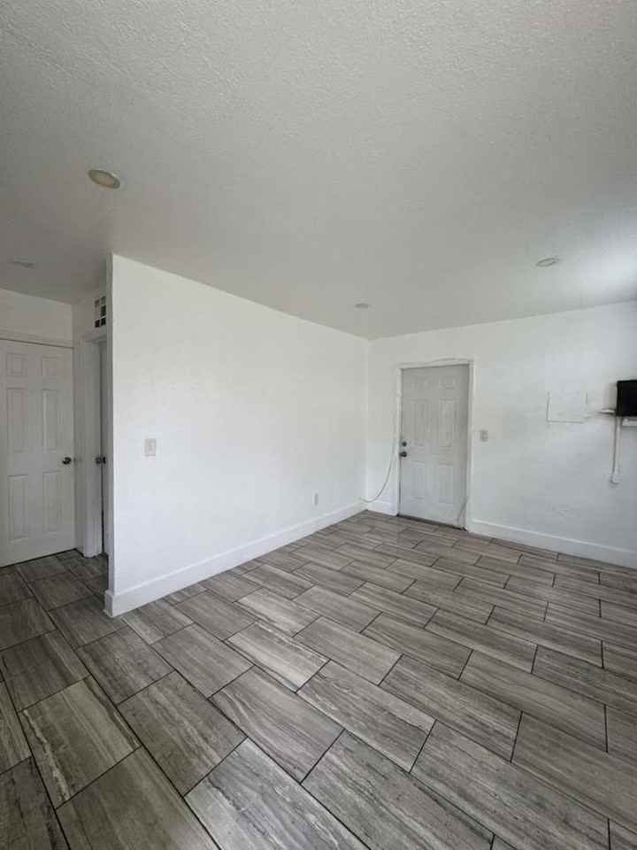 529 LUCY ST LLC - Photo 2 of 9
