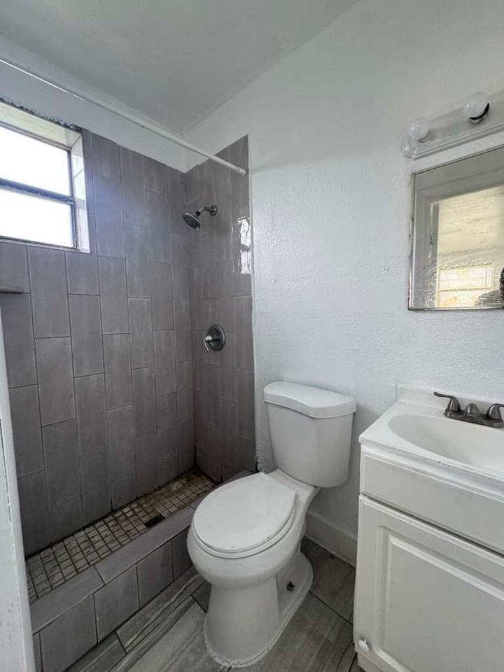 529 LUCY ST LLC - Photo 6 of 9