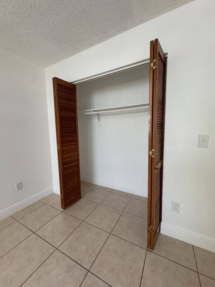 1130 West 37th Street - Photo 7 of 34