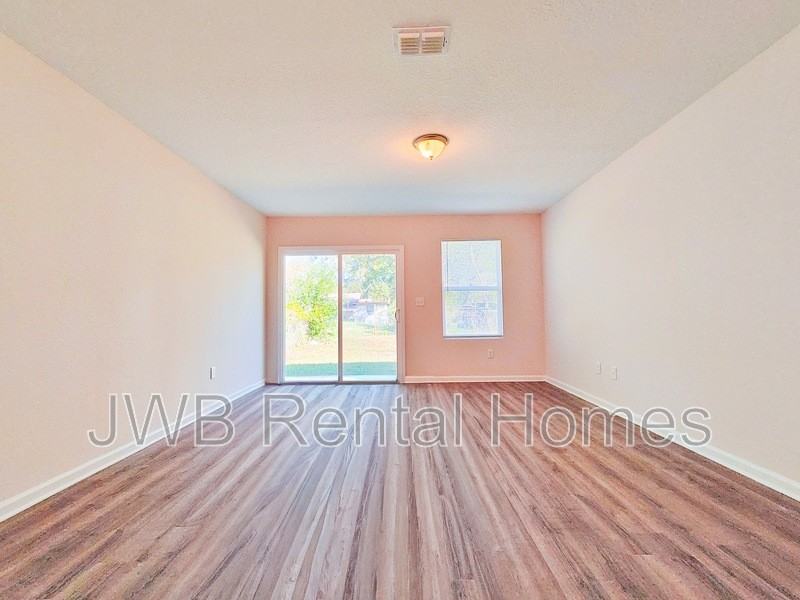 2815 Robert St - Photo 6 of 11
