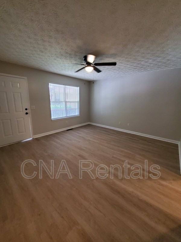 215 Green Acre Ln #B - Photo 2 of 9
