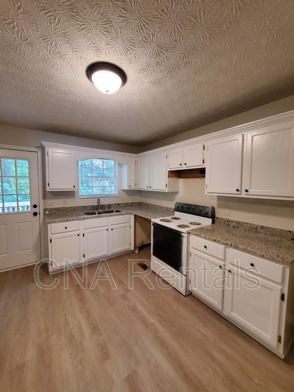 215 Green Acre Ln #B - Photo 5 of 9