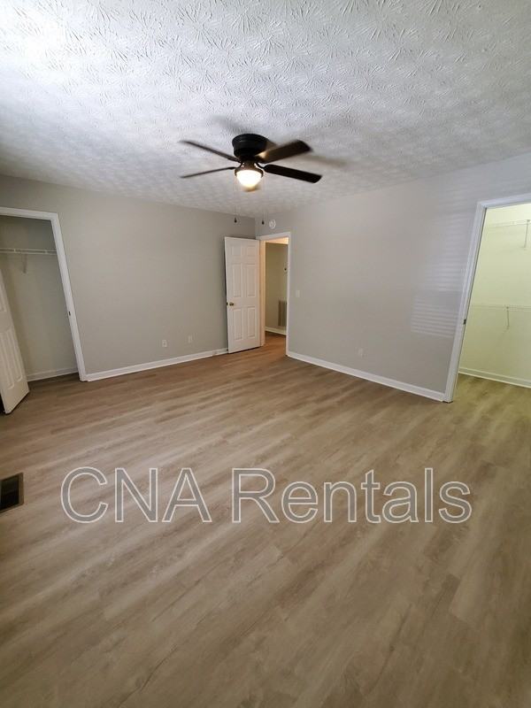 215 Green Acre Ln #B - Photo 6 of 9