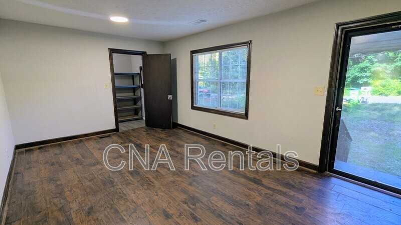 104 E Acres Dr Se - Photo 3 of 16