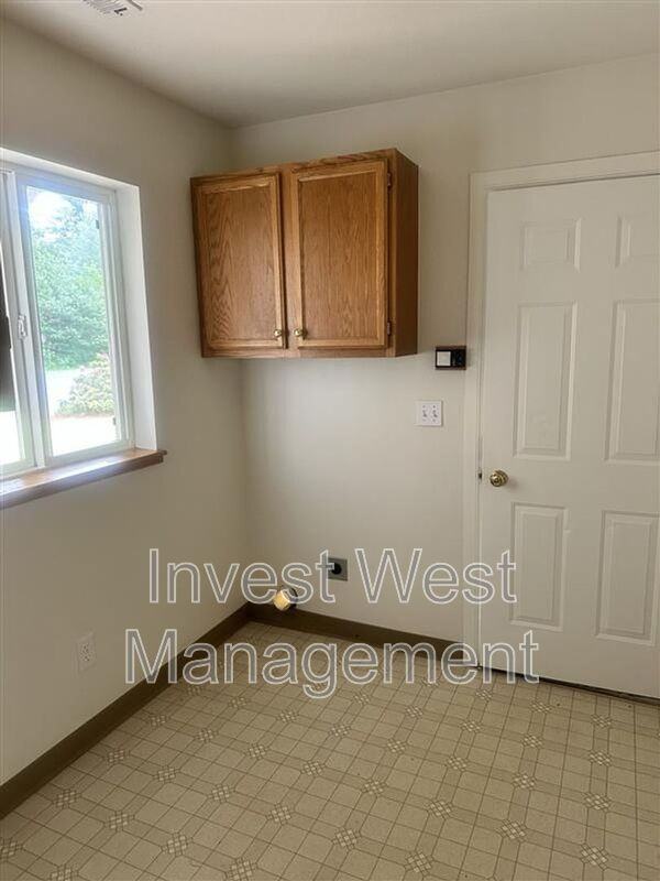 15116 Ne 80th St - Photo 5 of 10