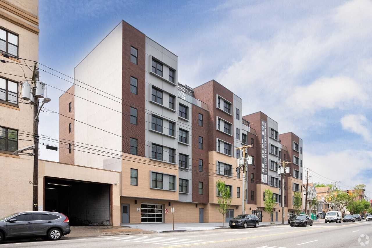 3443 John F. Kennedy Boulevard - Photo 3 of 7