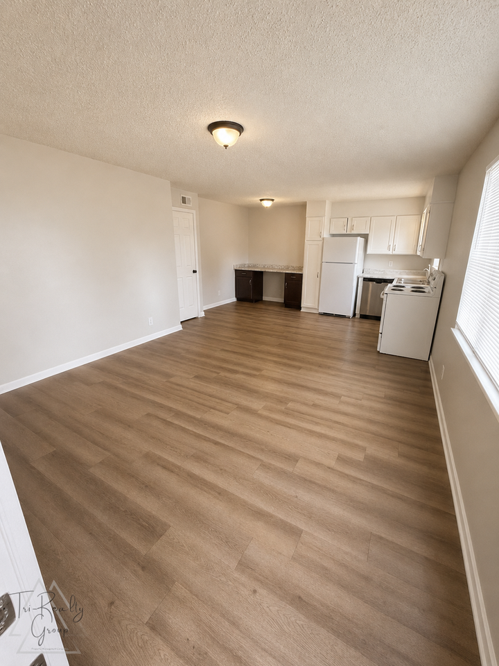 425 Westlawn - Photo 6 of 24