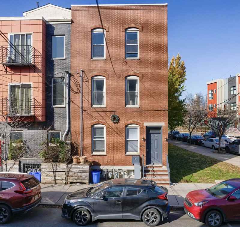 1782 Frankford Ave - Photo 3 of 23
