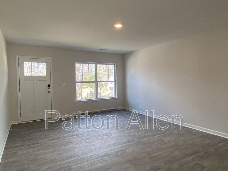 45 Hamrick Dr - Photo 4 of 25