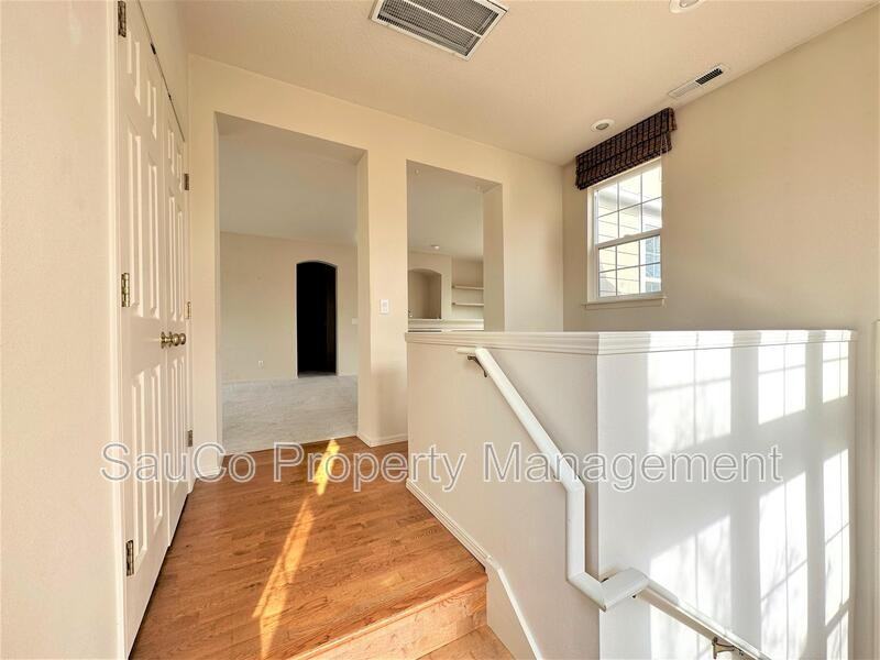 1867 Ne Ashberry Dr - Photo 4 of 19