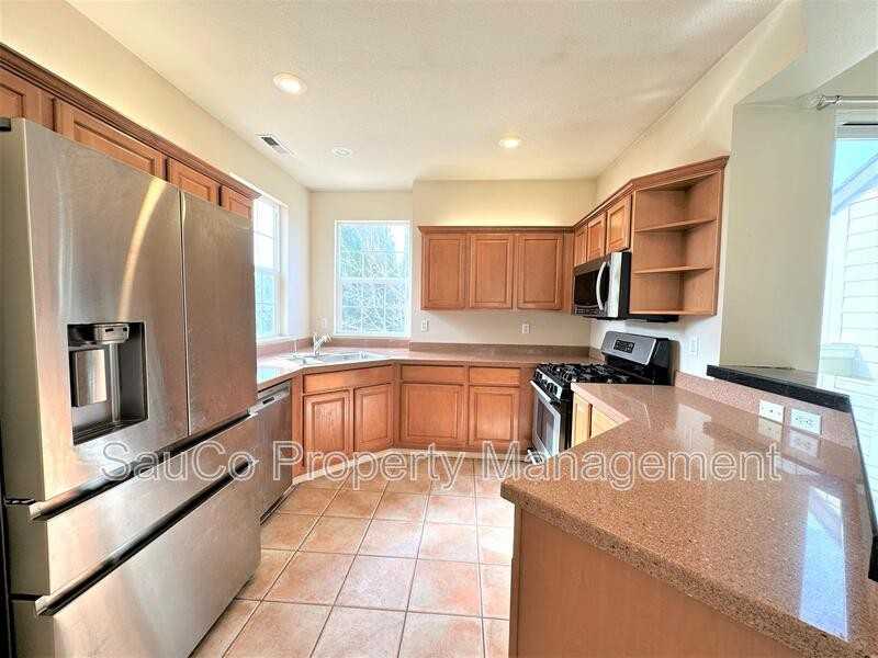 1867 Ne Ashberry Dr - Photo 7 of 19