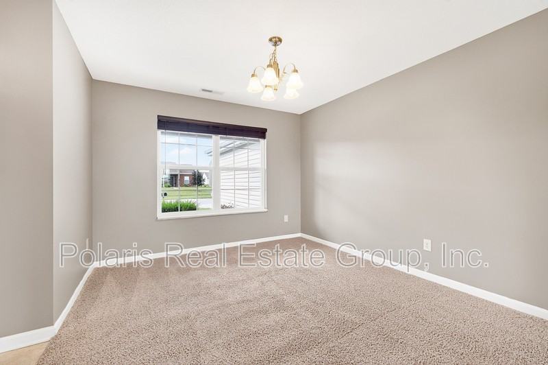 872 Cherry Tree Ln - Photo 3 of 27