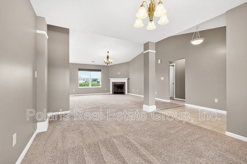 872 Cherry Tree Ln - Photo 4 of 27
