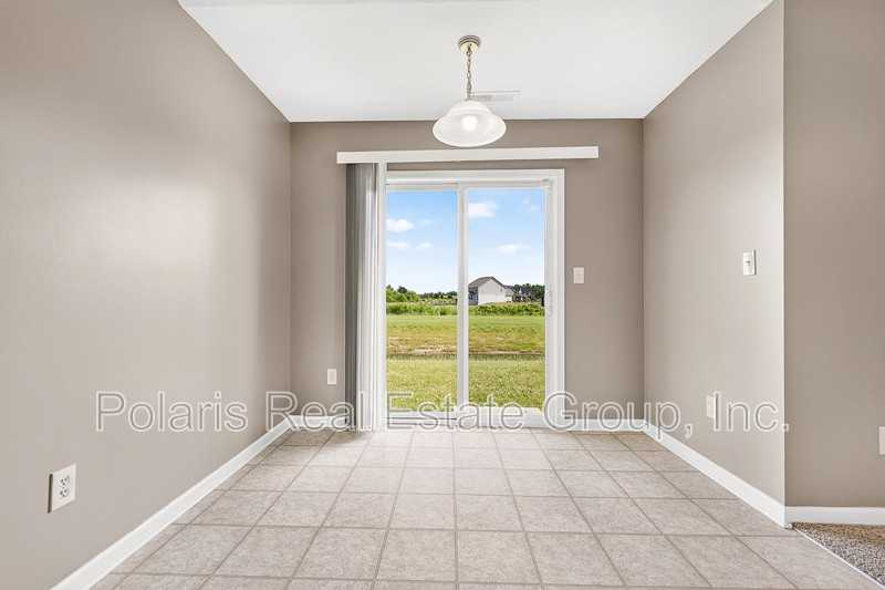 872 Cherry Tree Ln - Photo 7 of 27