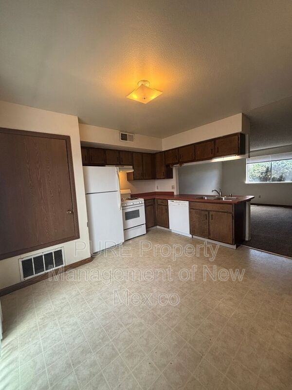 2814 Parque De Oeste Dr #2 - Photo 5 of 10