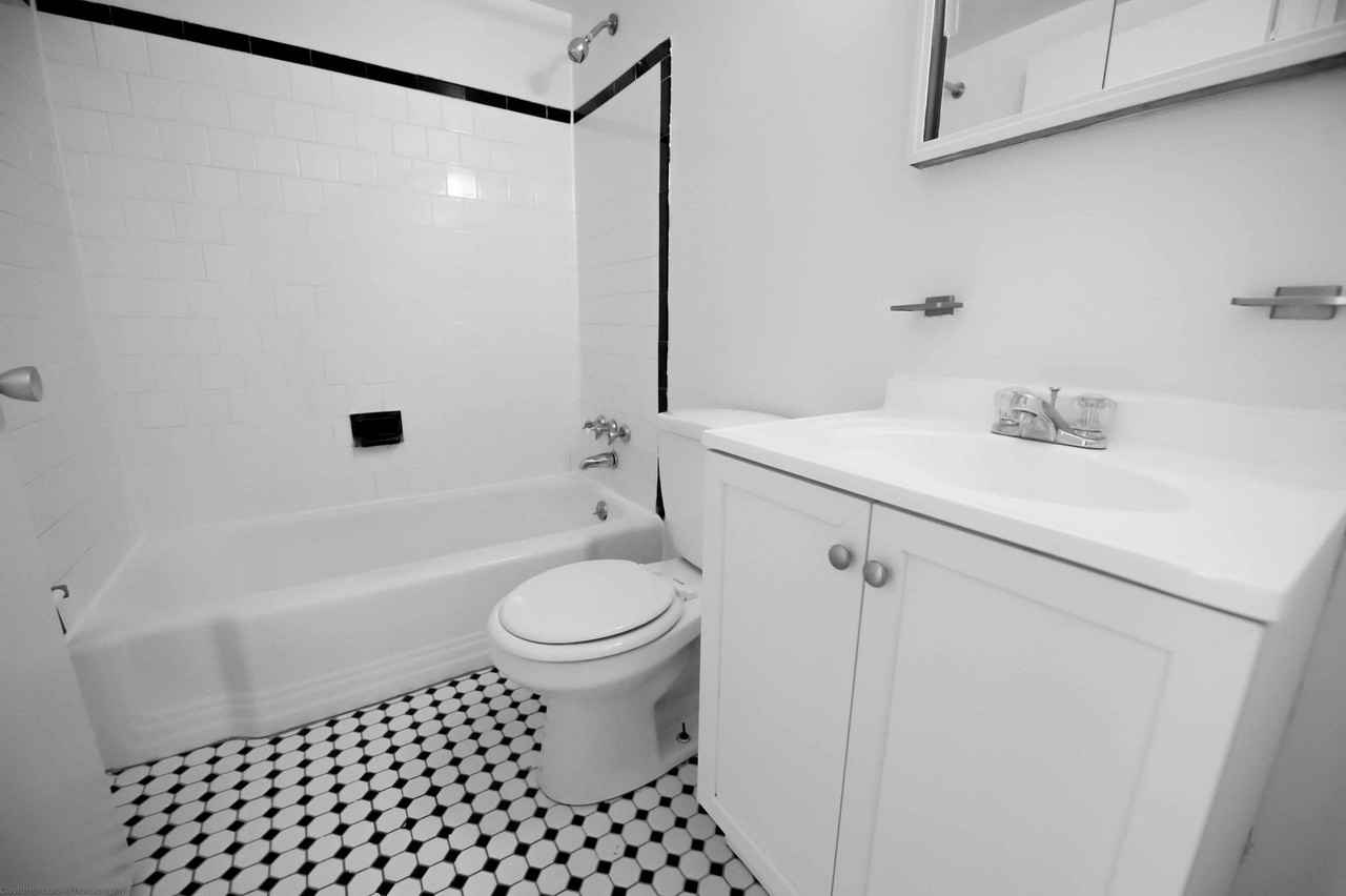 HIckory Heights Apartments - Photo 7 of 15