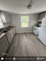featured image of 96 1/2 E Schuyler St