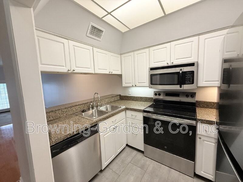 123 W End Pl - Photo 3 of 16