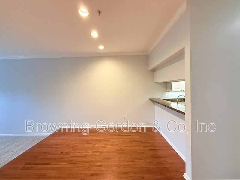 123 W End Pl - Photo 4 of 16