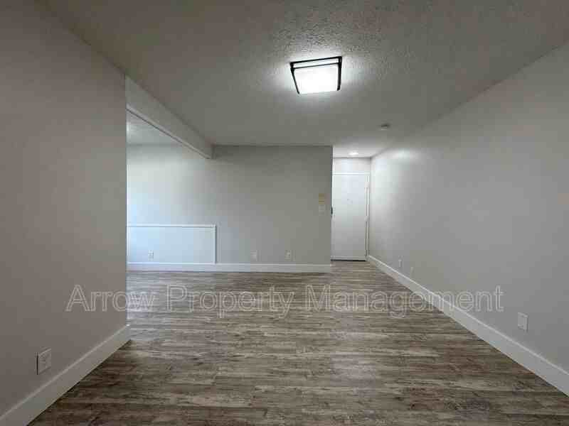 1429 N 34th St #1 - Photo 4 of 10