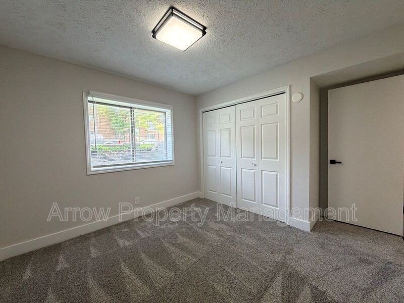 1429 N 34th St #1 - Photo 5 of 10