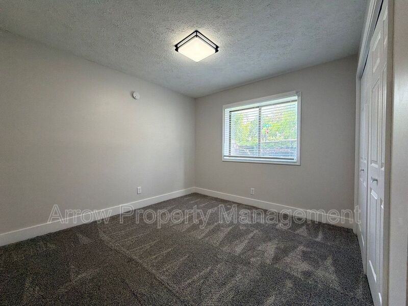 1429 N 34th St #1 - Photo 6 of 10