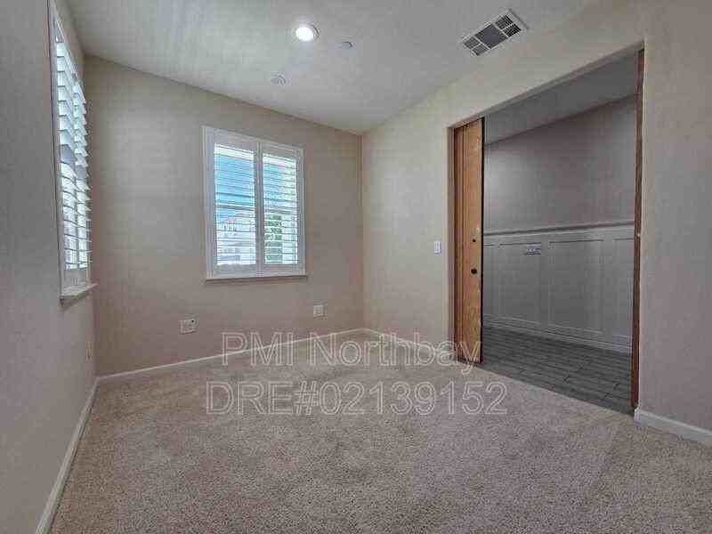 308 Aster St - Photo 5 of 16
