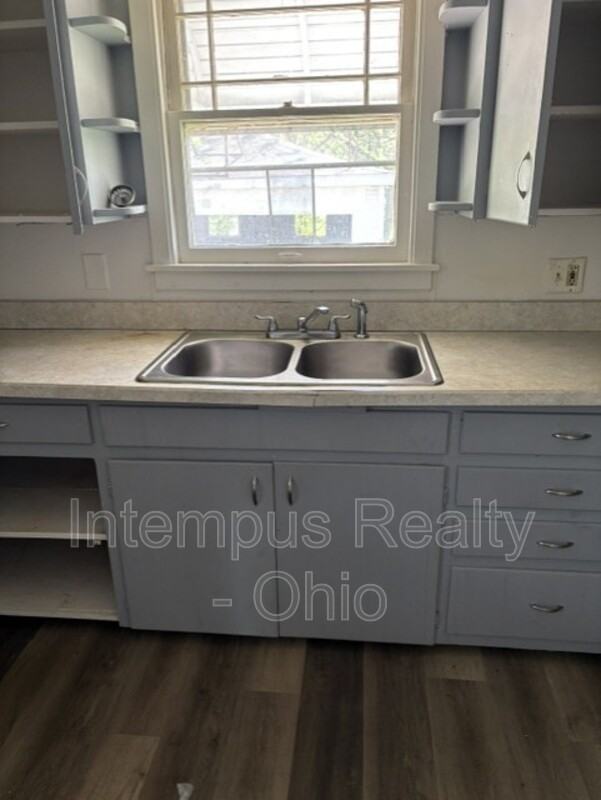 231 Marmion Ave - Photo 3 of 4