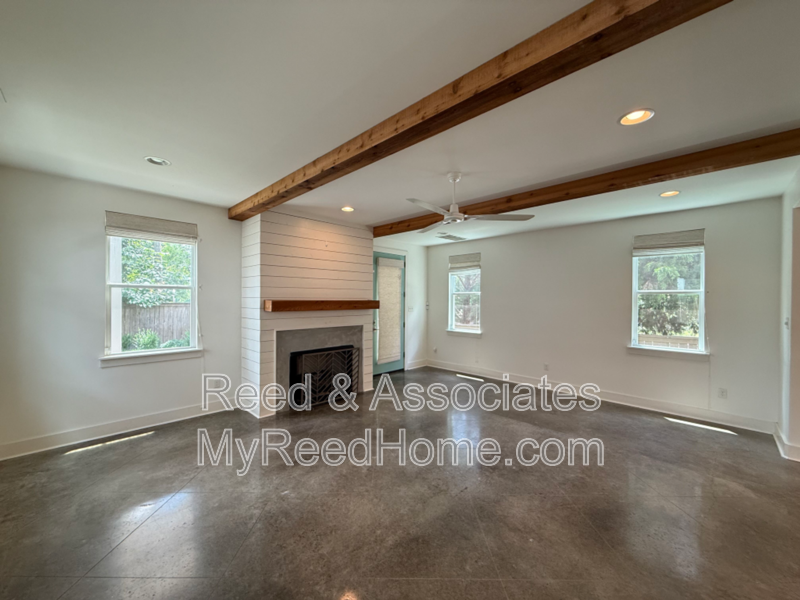 1080 Blythe St - Photo 6 of 21