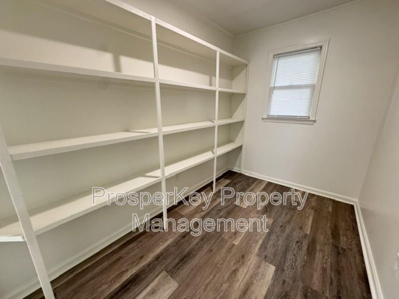 1526 Barcelona Dr - Photo 7 of 15
