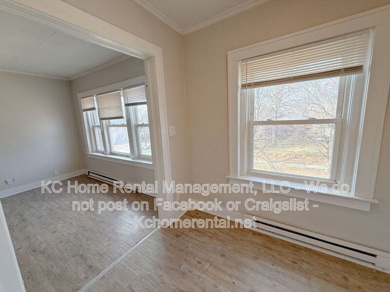 305 Gladstone Blvd - Photo 3 of 11