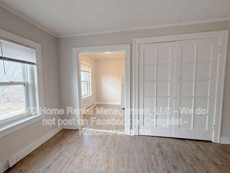 305 Gladstone Blvd - Photo 6 of 11