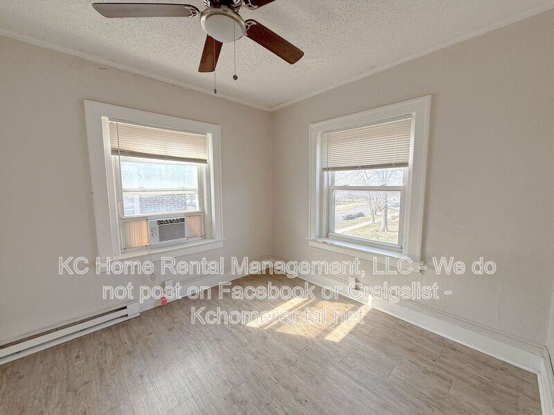 305 Gladstone Blvd - Photo 7 of 11