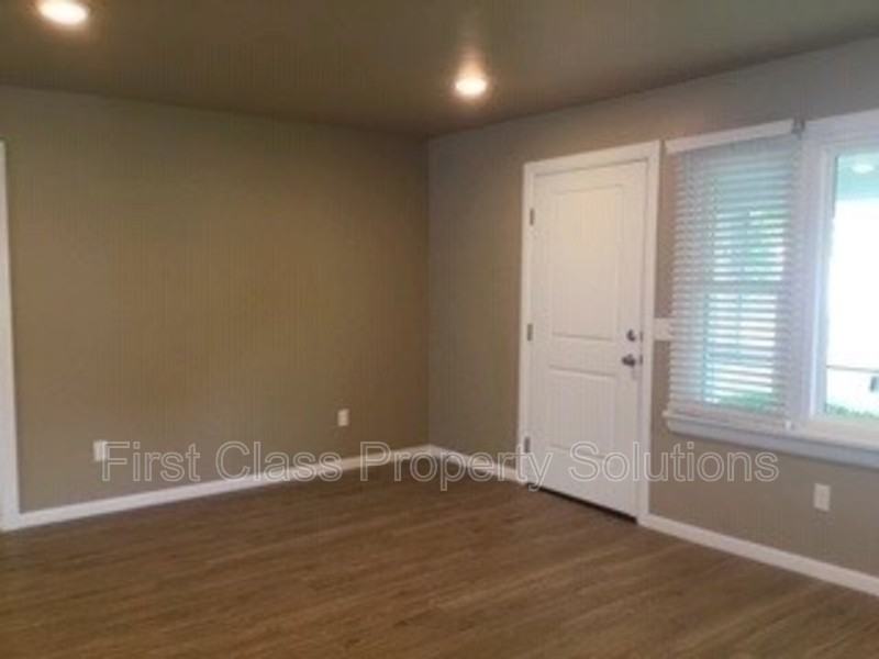 7001 Nw 45th St - Photo 5 of 26