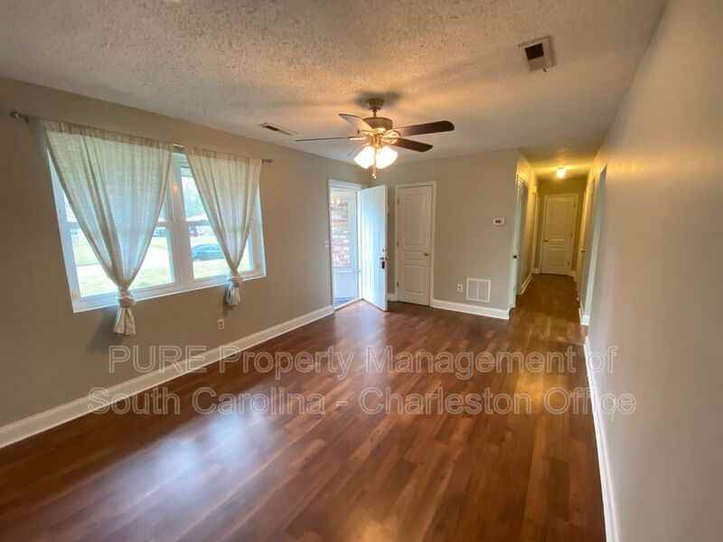 371 Furman Ln - Photo 4 of 24