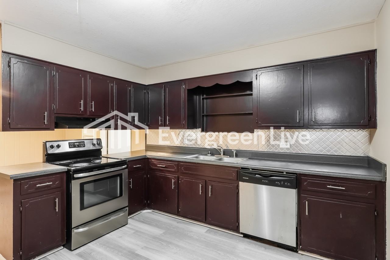 2324 Boykin Rd - Photo 3 of 15