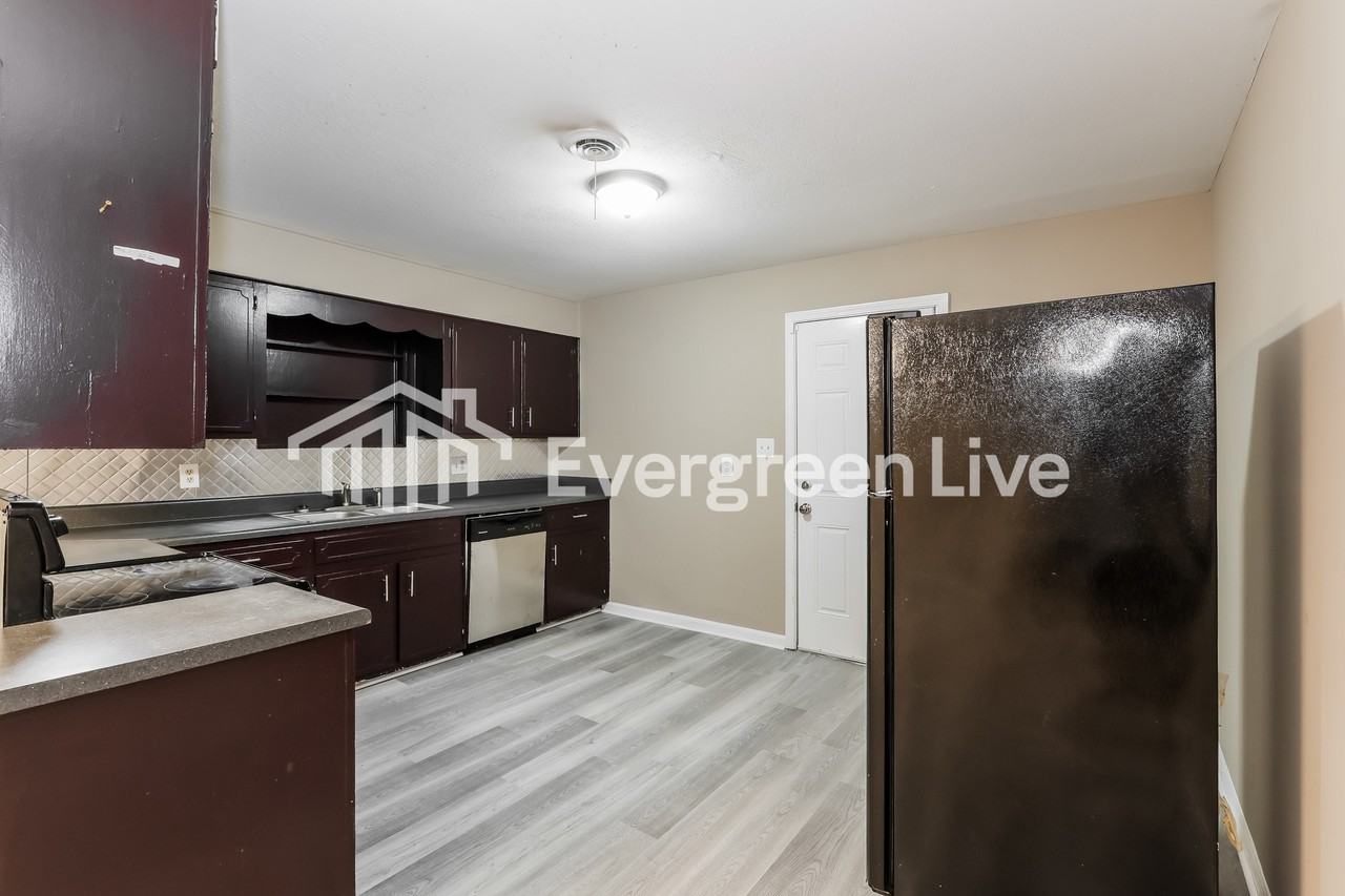 2324 Boykin Rd - Photo 4 of 15