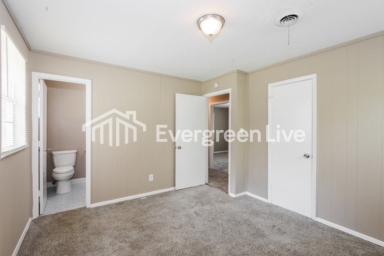 2324 Boykin Rd - Photo 5 of 15