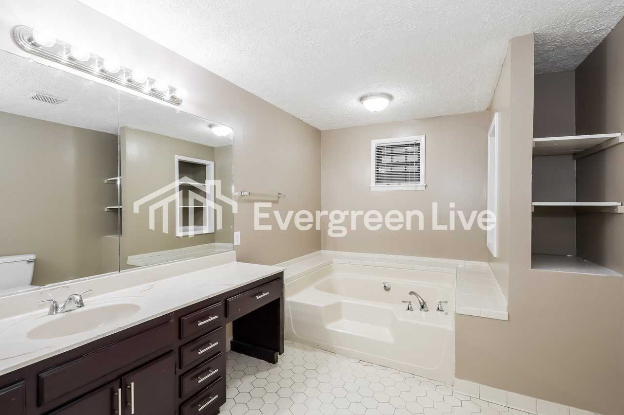2324 Boykin Rd - Photo 6 of 15