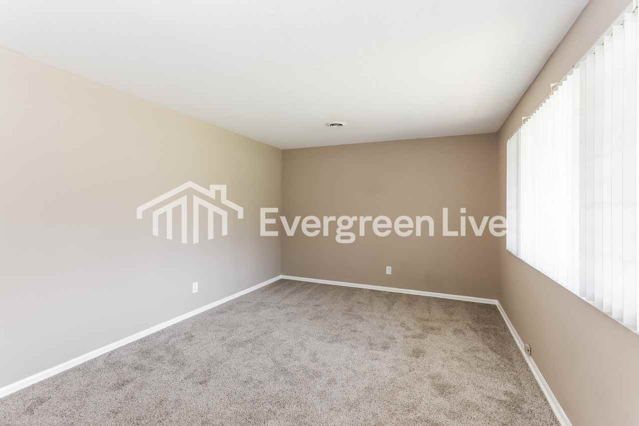 2324 Boykin Rd - Photo 7 of 15