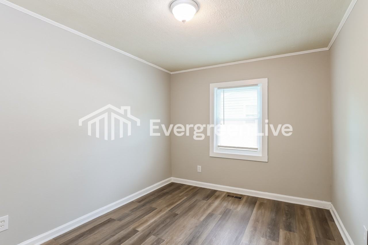 2517 Rhodes Dr - Photo 5 of 15