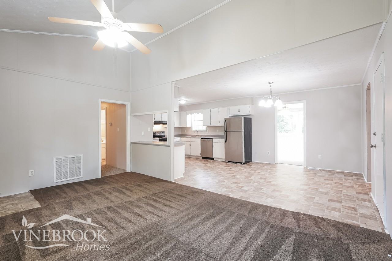 116 Trailside Dr - Photo 4 of 15