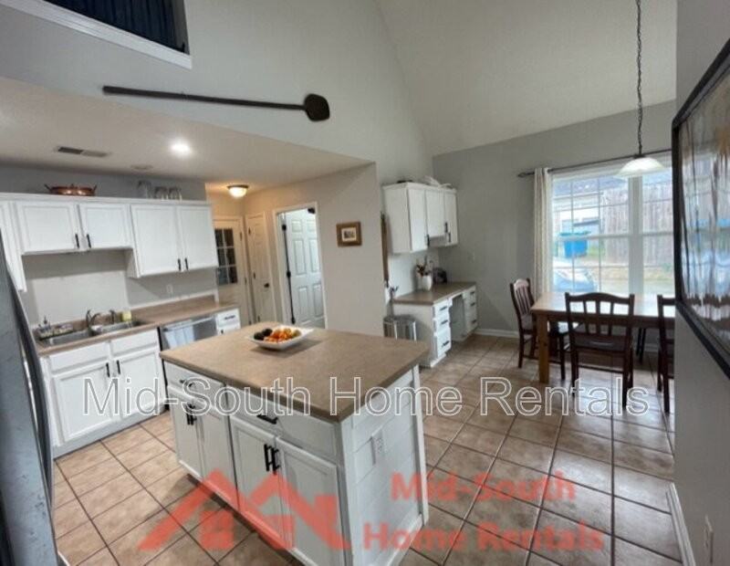 11189 Bernadette Cv - Photo 5 of 19