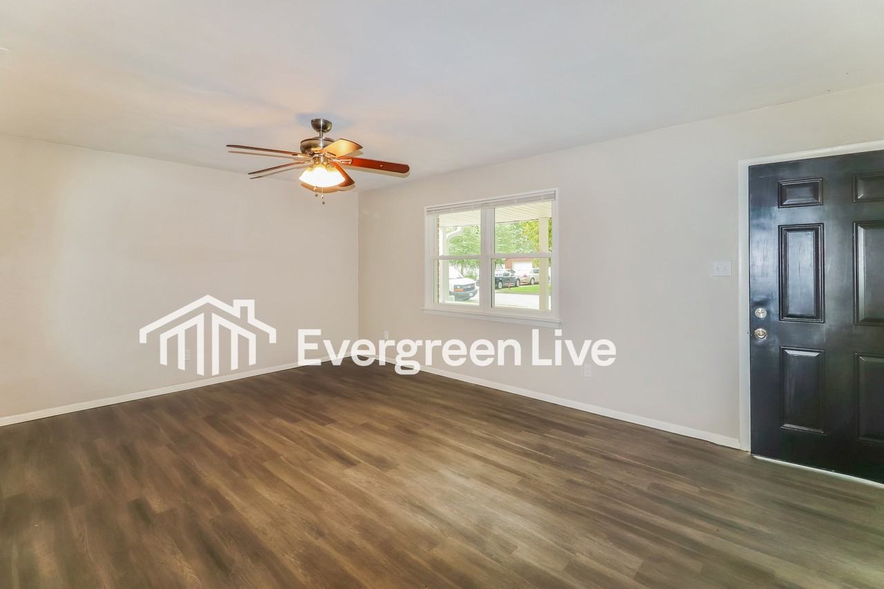 2436 Strawberry Ln - Photo 5 of 15