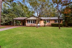 featured image of 1004 Eastmont Dr