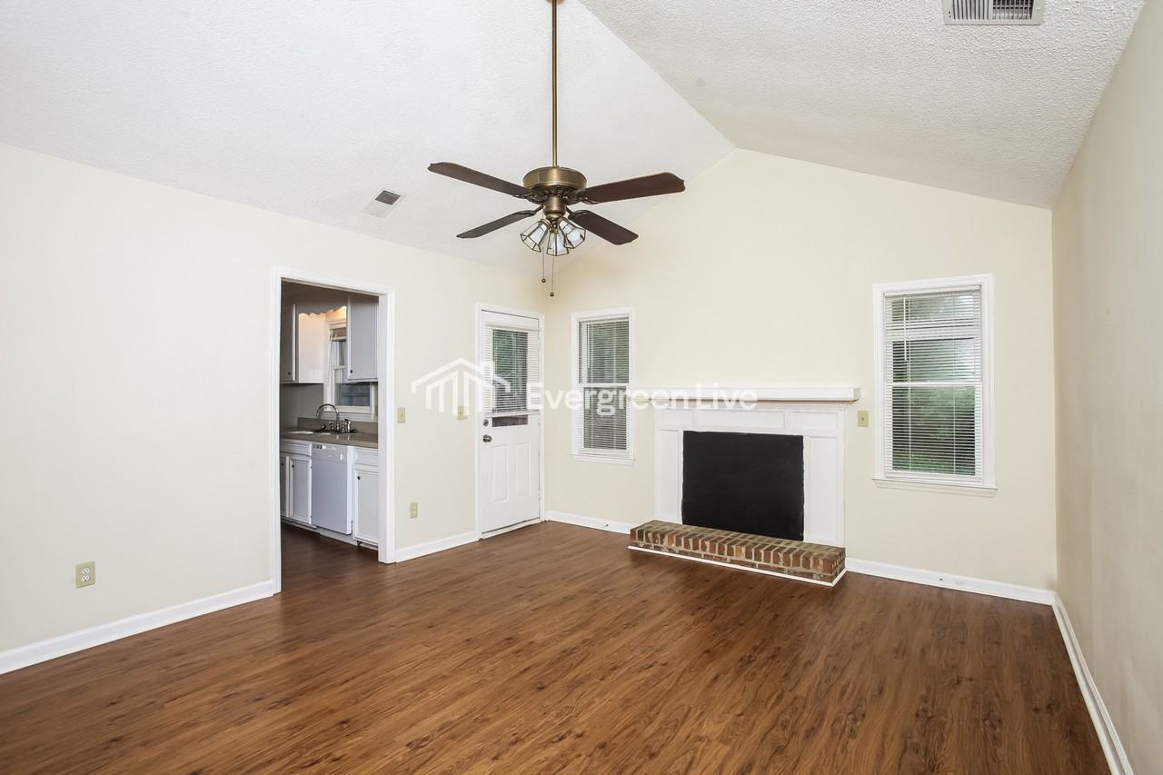 116 Pear Tree Cir - Photo 3 of 15